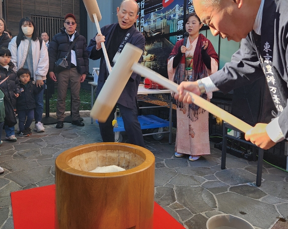 餅つき＆ふるまい